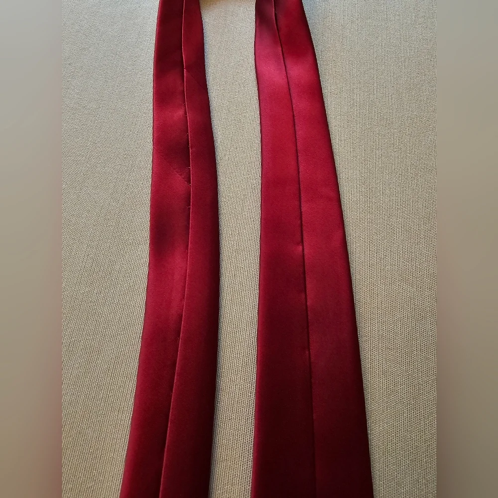 VGUC Boys Dockers Burgundy Tie